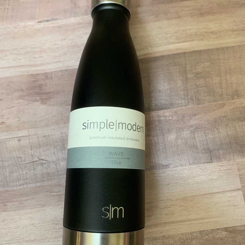 Simple modern water bottle